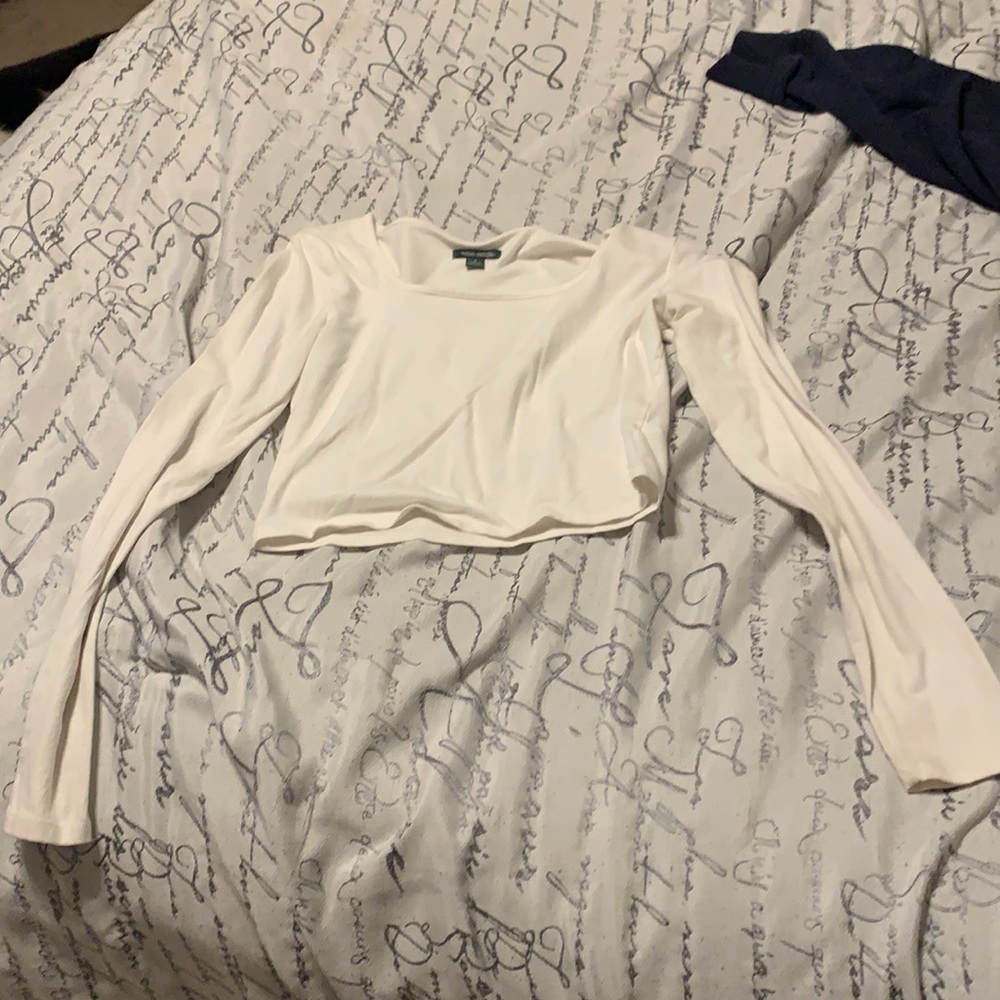 White long sleeve crop top
